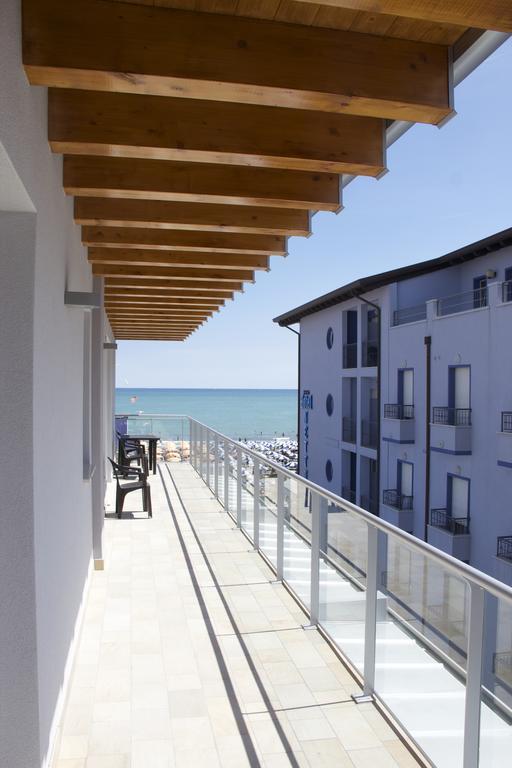 Residence La Perla كاوْرلي المظهر الخارجي الصورة